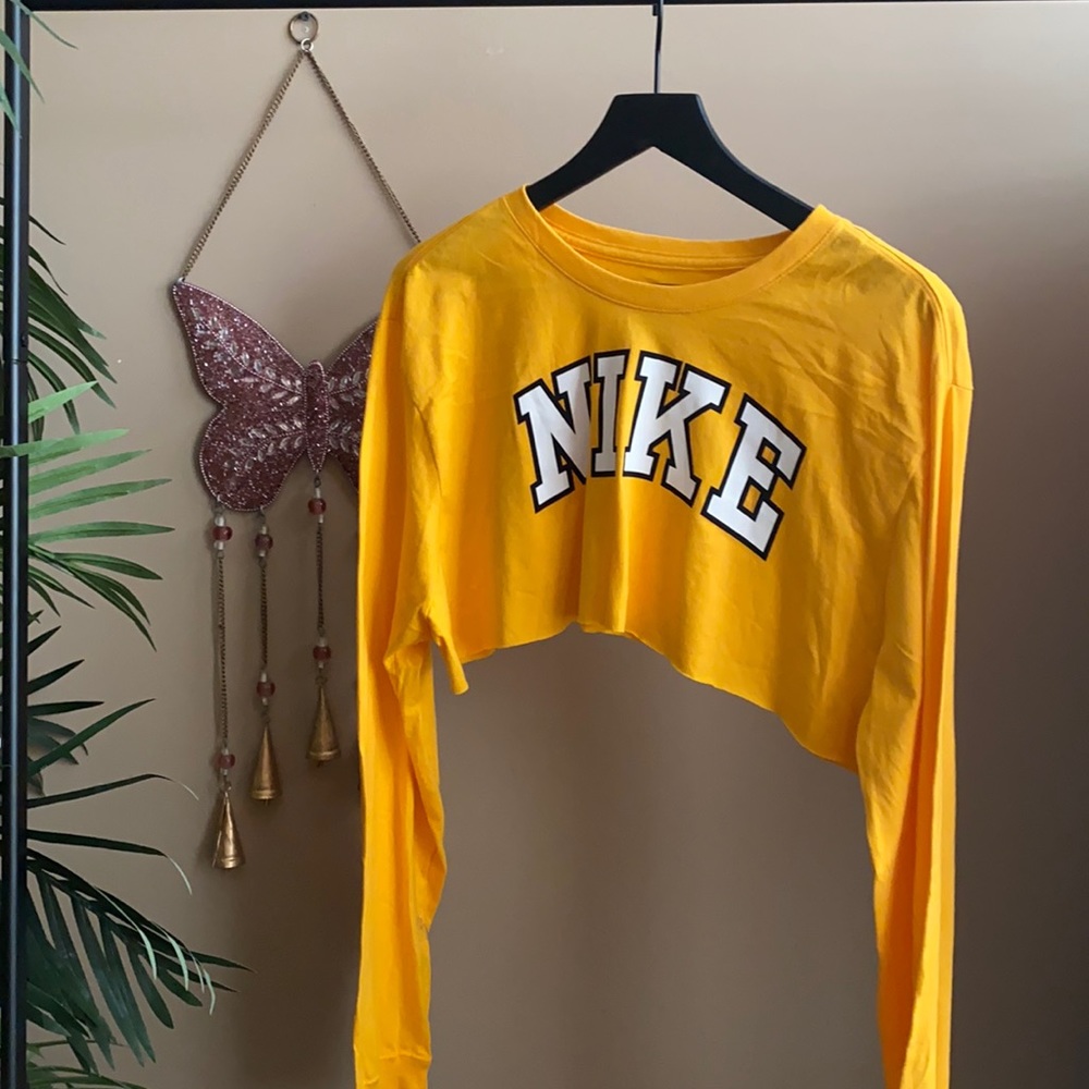 university gold Nike long sleeve t shirt (cropped)